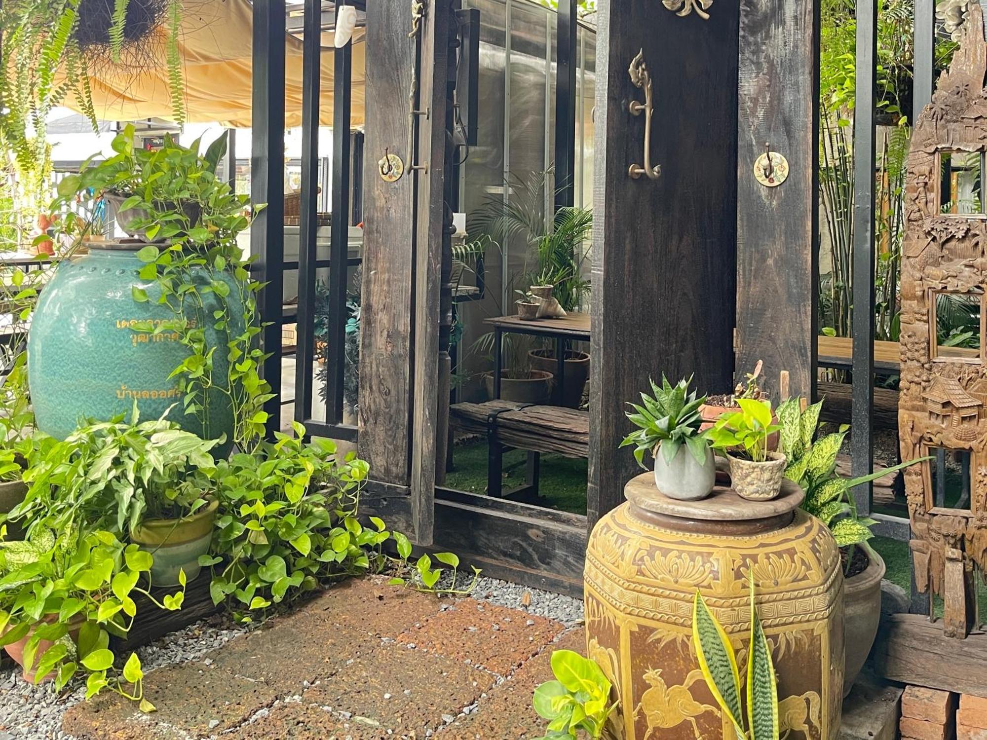 The Quarter Wutthakat Apartment Bangkok Ngoại thất bức ảnh