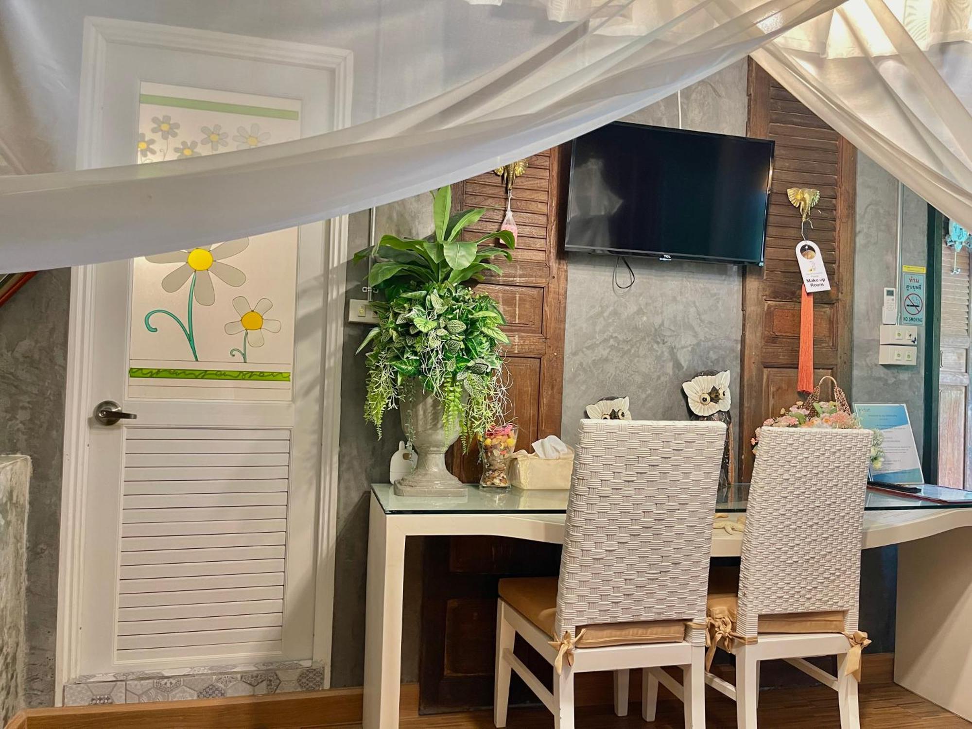 The Quarter Wutthakat Apartment Bangkok Phòng bức ảnh