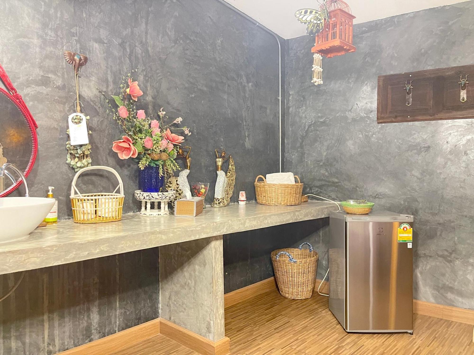 The Quarter Wutthakat Apartment Bangkok Phòng bức ảnh
