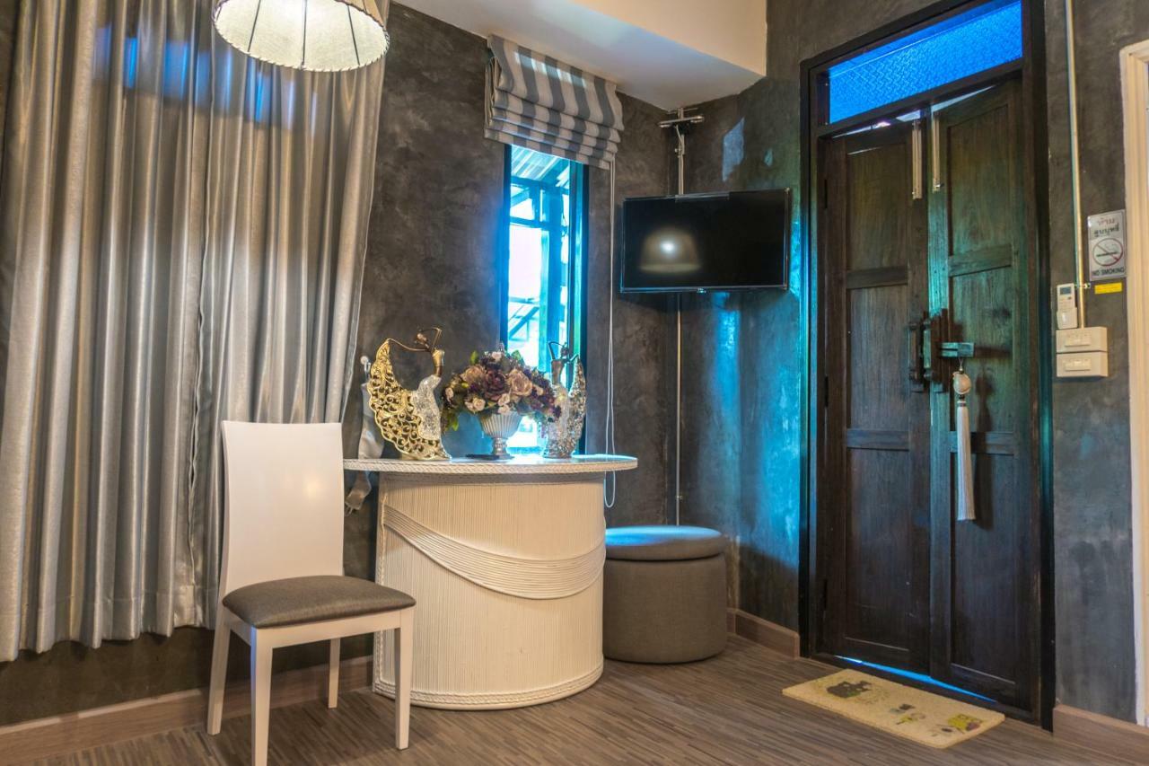 The Quarter Wutthakat Apartment Bangkok Ngoại thất bức ảnh